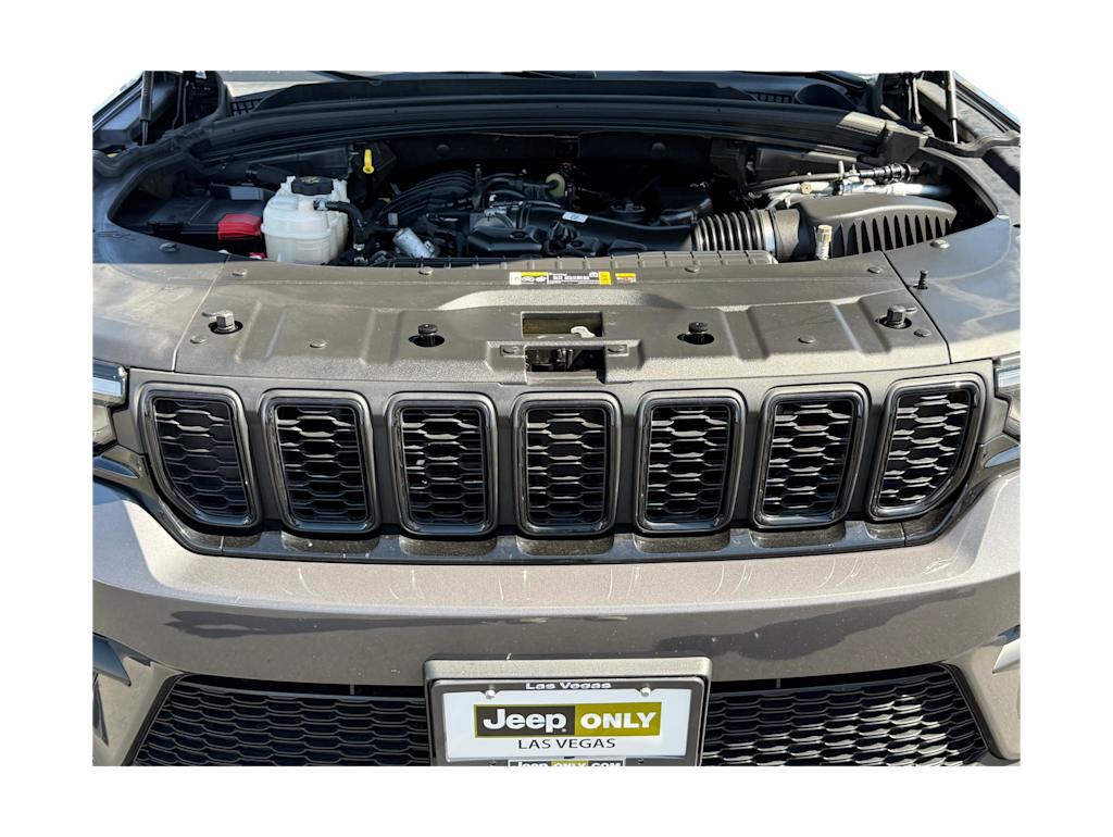 Thumbnail: 2023 Jeep Grand Cherokee - 31