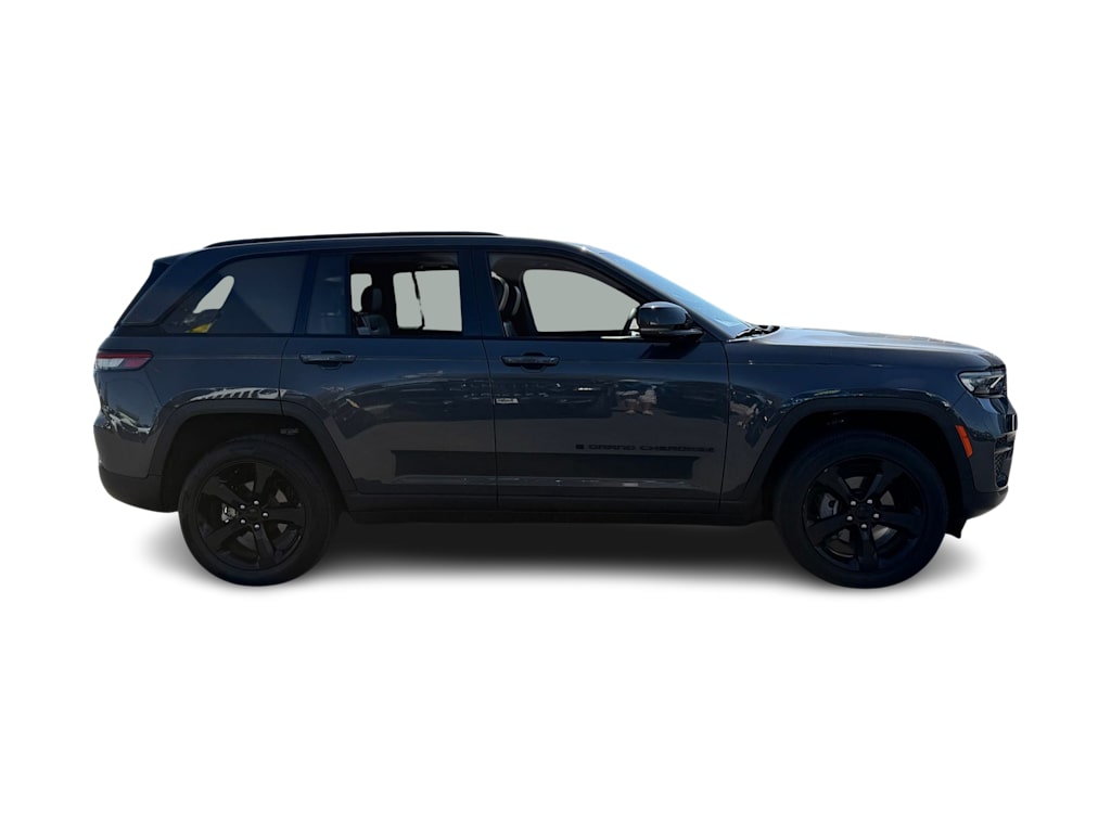 Thumbnail: 2023 Jeep Grand Cherokee - 18
