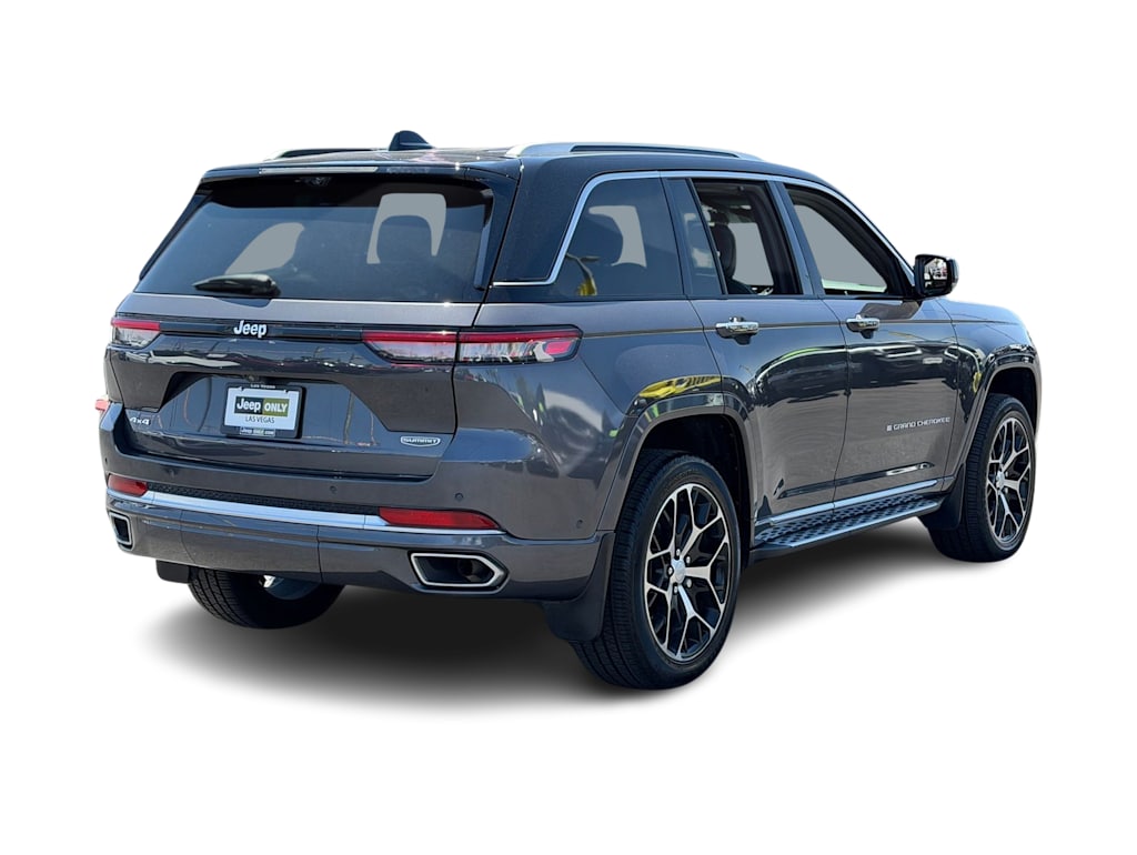 Thumbnail: 2022 Jeep Grand Cherokee - 17
