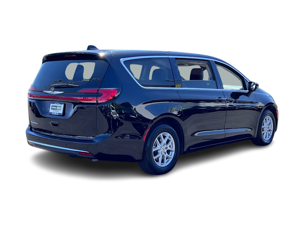 Thumbnail: 2024 Chrysler Pacifica - 19