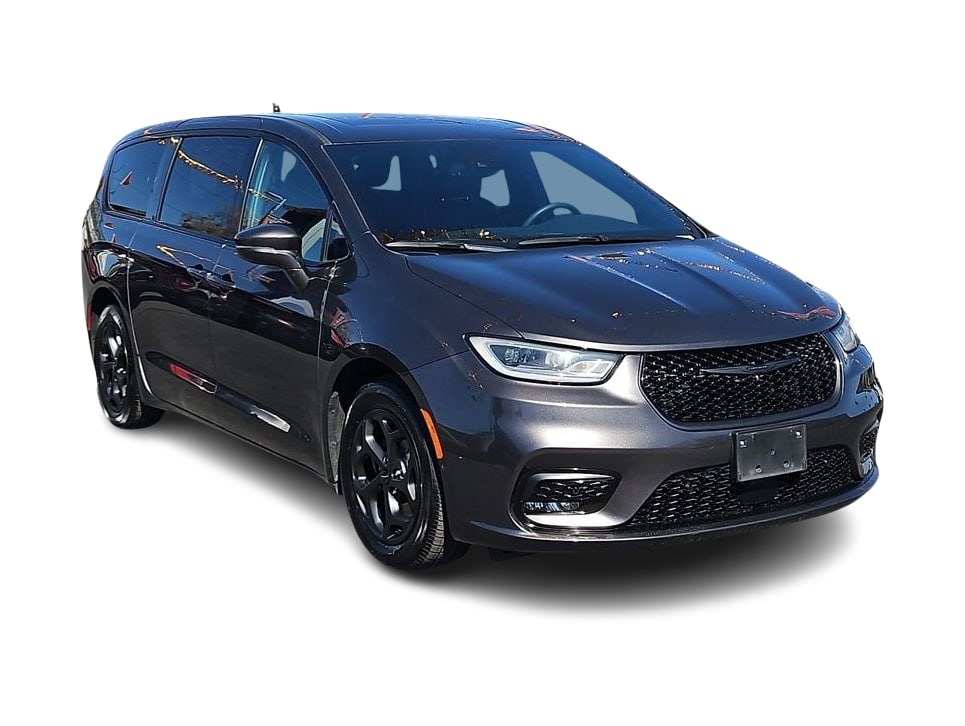 2022 Chrysler Pacifica Hybrid Limited 17