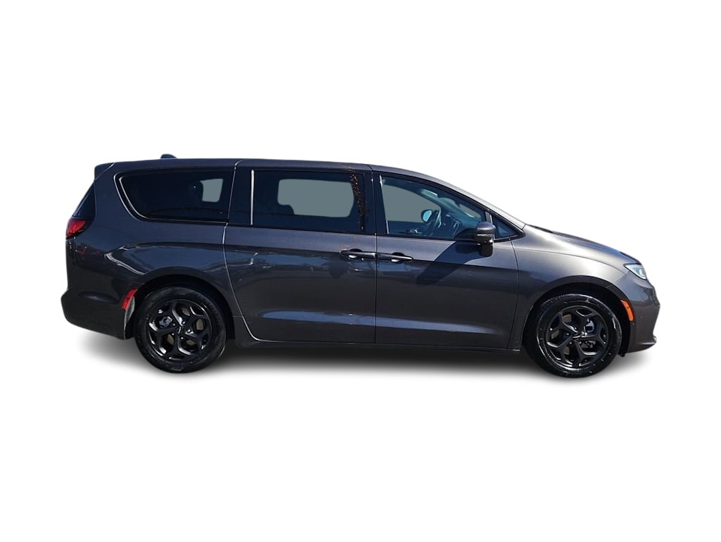 2022 Chrysler Pacifica Hybrid Limited 21