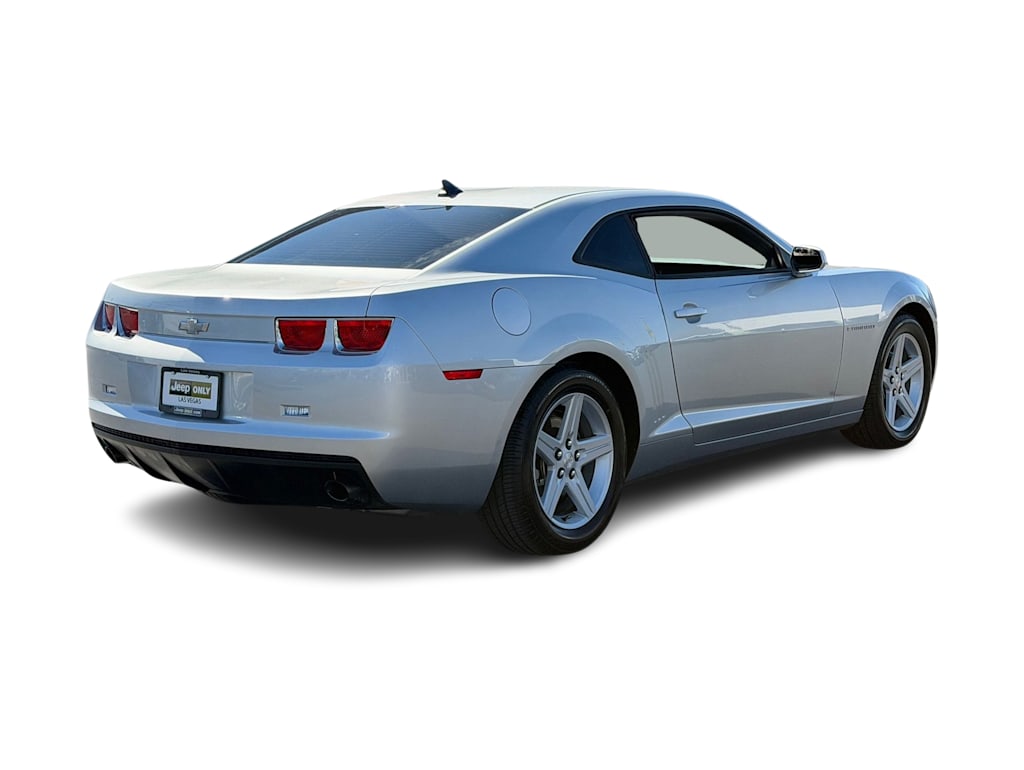 Thumbnail: 2011 Chevrolet Camaro - 17