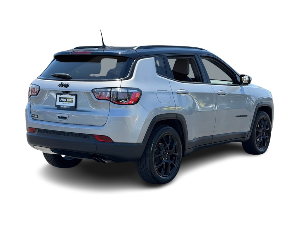 Thumbnail: 2022 Jeep Compass - 18