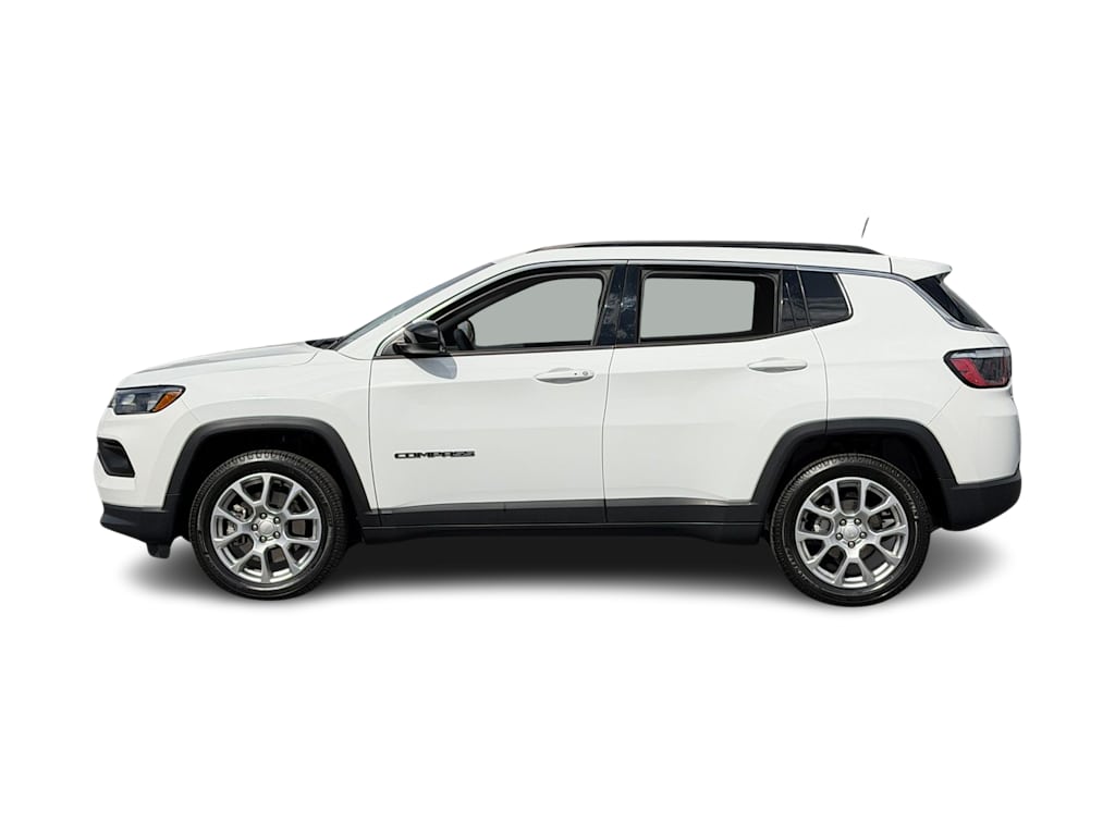 Thumbnail: 2023 Jeep Compass - 3
