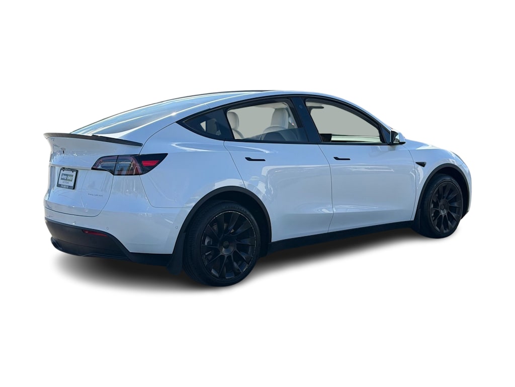 Thumbnail: 2022 Tesla Model Y - 16