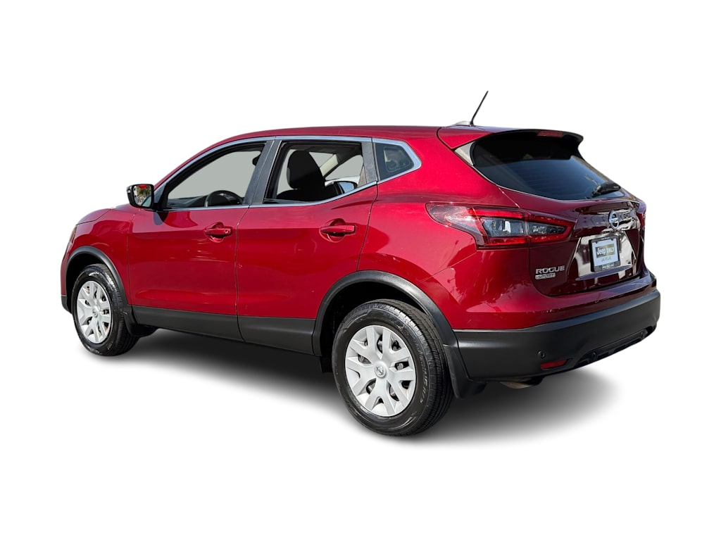 Thumbnail: 2020 Nissan Rogue Sport - 4
