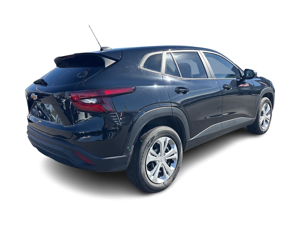 Thumbnail: 2024 Chevrolet Trax - 15