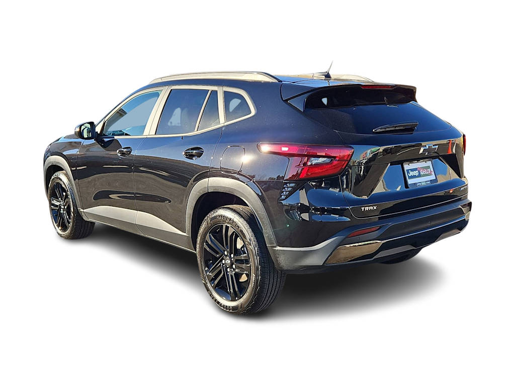 Thumbnail: 2025 Chevrolet Trax - 4