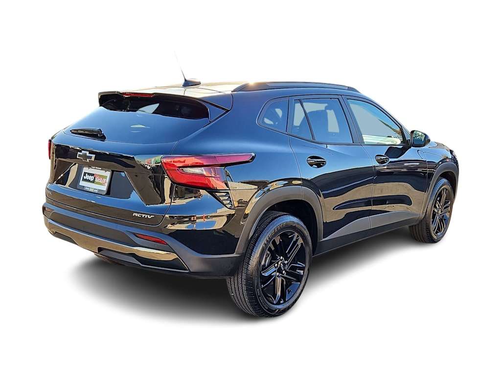 Thumbnail: 2025 Chevrolet Trax - 23