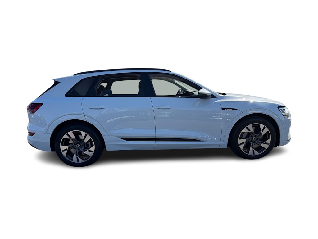 Thumbnail: 2022 Audi e-tron - 20