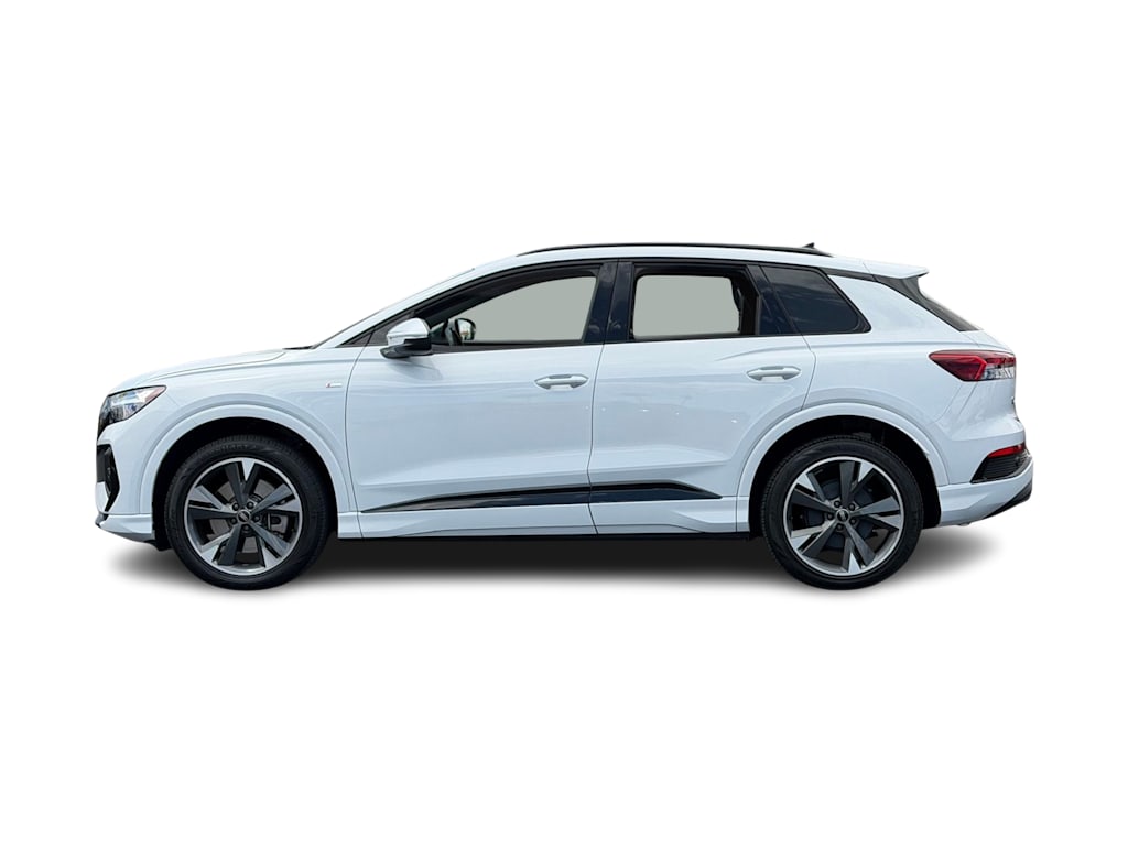Thumbnail: 2023 Audi Q4 e-tron - 3