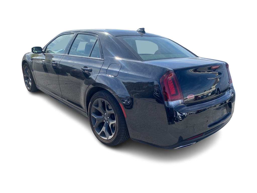 Thumbnail: 2022 Chrysler 300 - 4