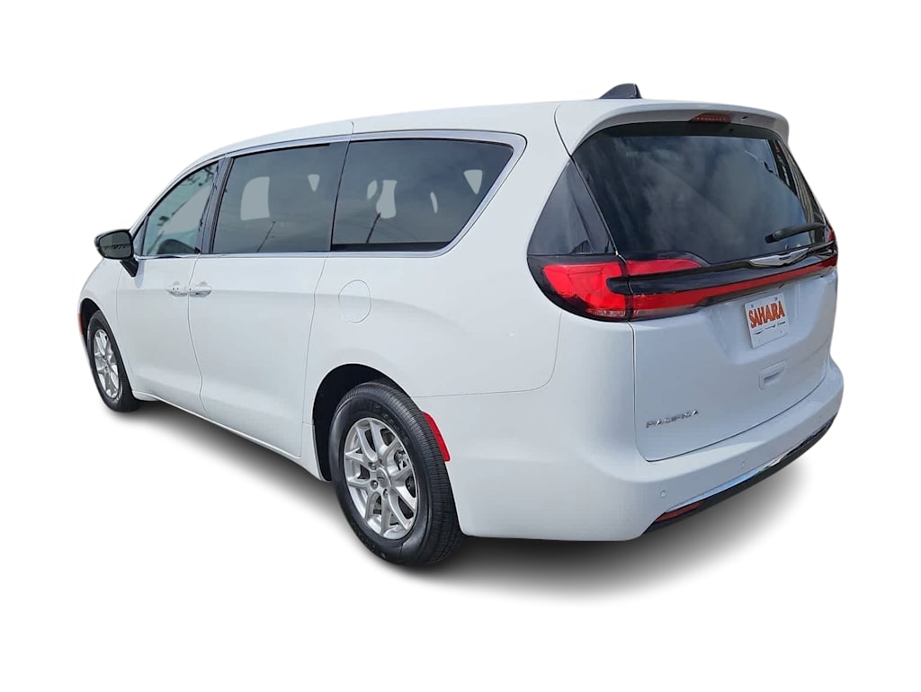 Thumbnail: 2024 Chrysler Pacifica - 4