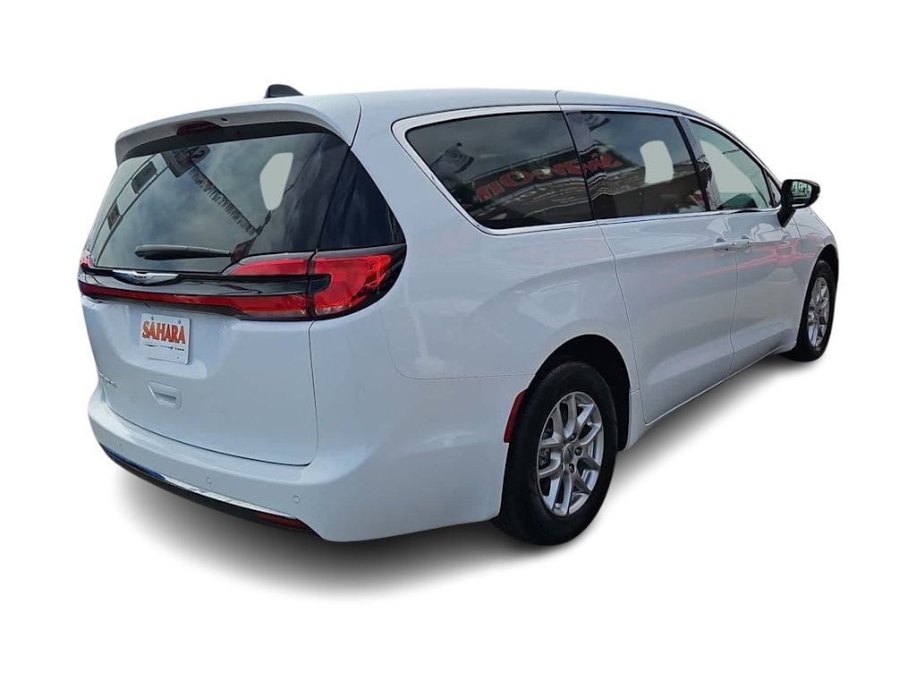 Thumbnail: 2024 Chrysler Pacifica - 21