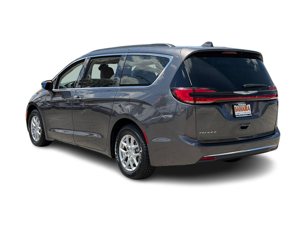 Thumbnail: 2022 Chrysler Pacifica - 4
