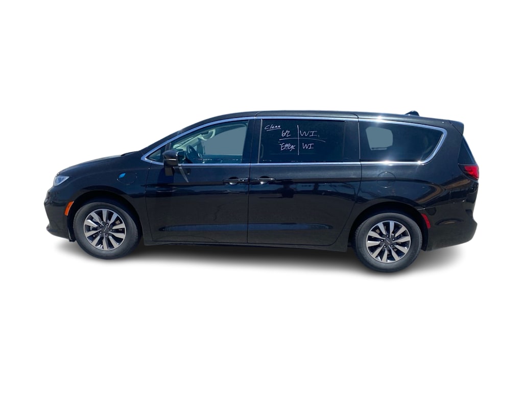 Thumbnail: 2023 Chrysler Pacifica - 3