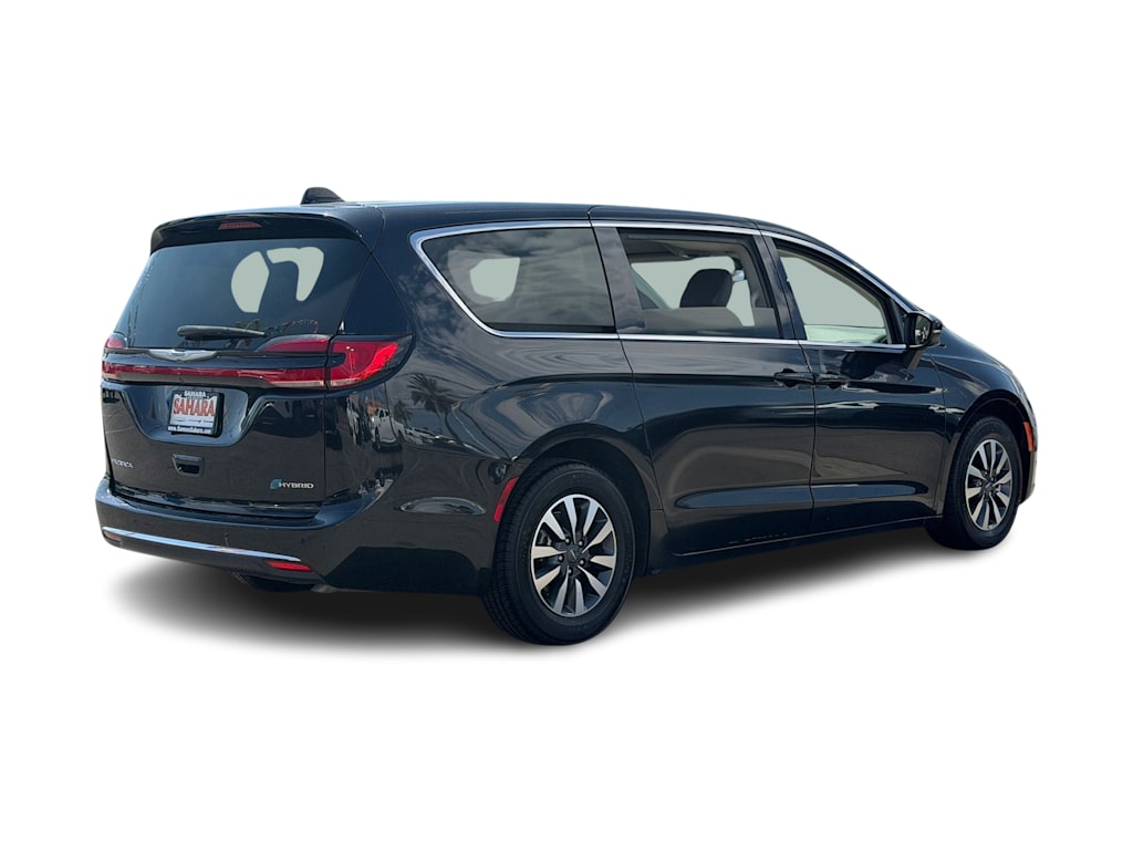 Thumbnail: 2023 Chrysler Pacifica - 19