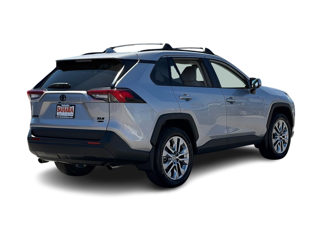 Thumbnail: 2023 Toyota RAV4 - 18