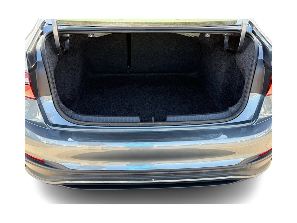 Thumbnail: 2025 Volkswagen Jetta - 14