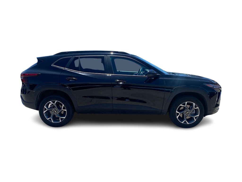 Thumbnail: 2025 Chevrolet Trax - 3