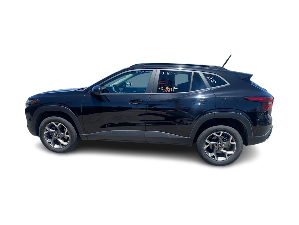 Thumbnail: 2025 Chevrolet Trax - 14