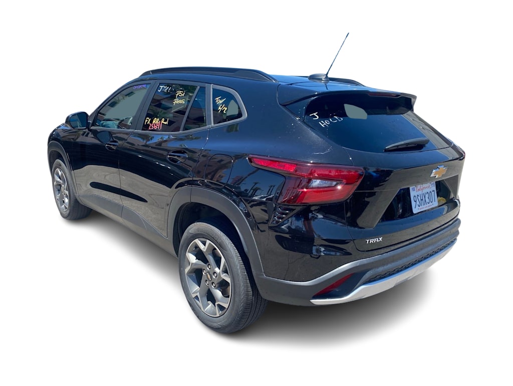 Thumbnail: 2025 Chevrolet Trax - 4