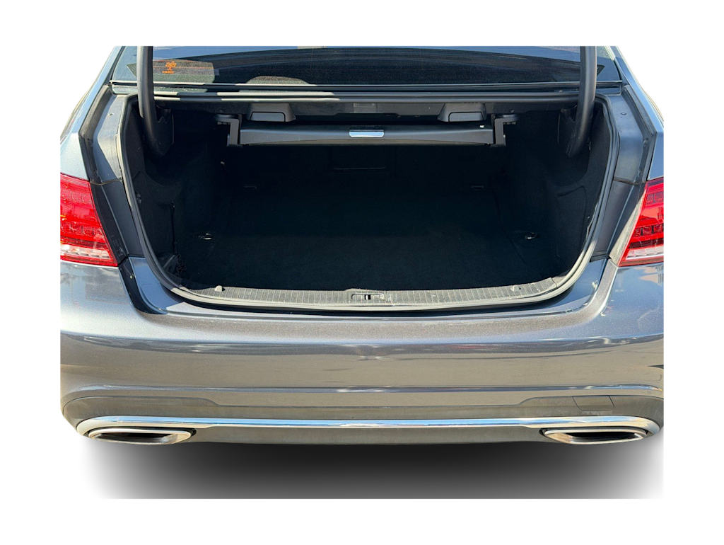 Thumbnail: 2016 Mercedes-Benz E-Class - 16