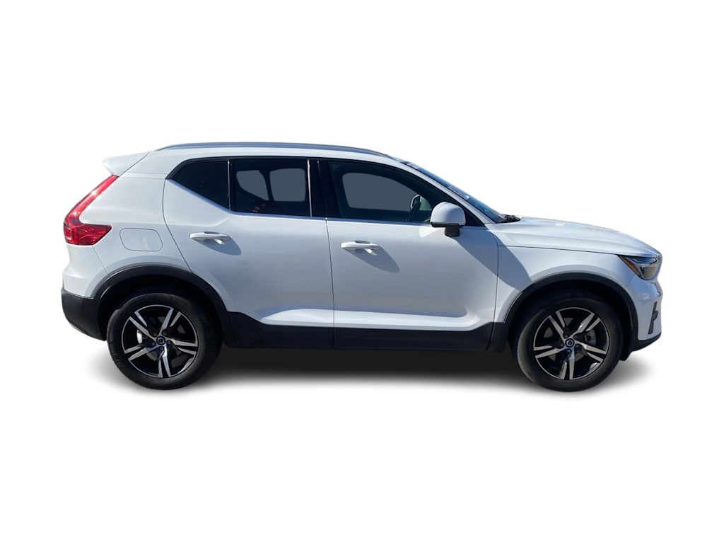 Thumbnail: 2024 Volvo XC40 - 13