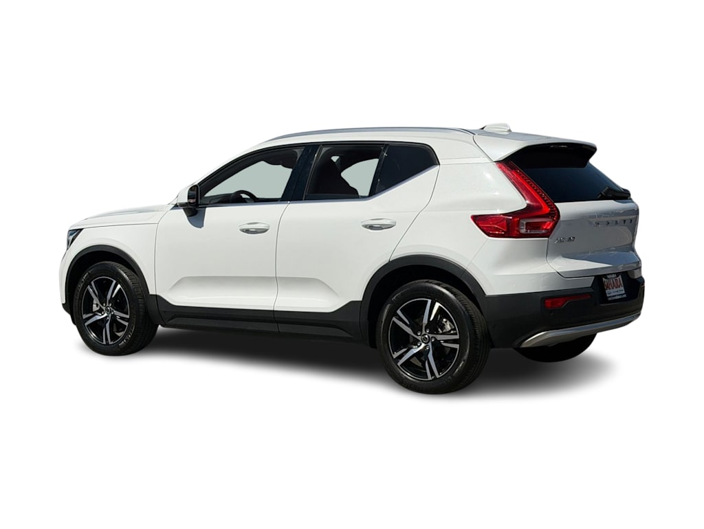 Thumbnail: 2024 Volvo XC40 - 16