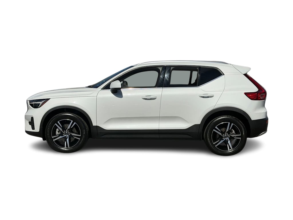 Thumbnail: 2024 Volvo XC40 - 3