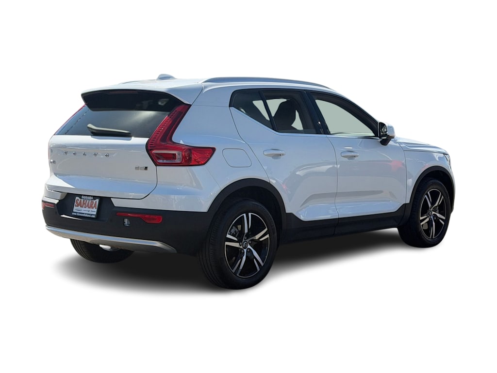 Thumbnail: 2024 Volvo XC40 - 17