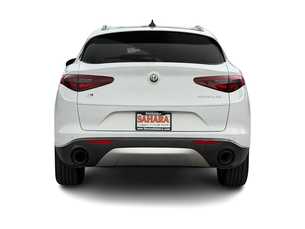 Thumbnail: 2022 Alfa Romeo Stelvio - 5