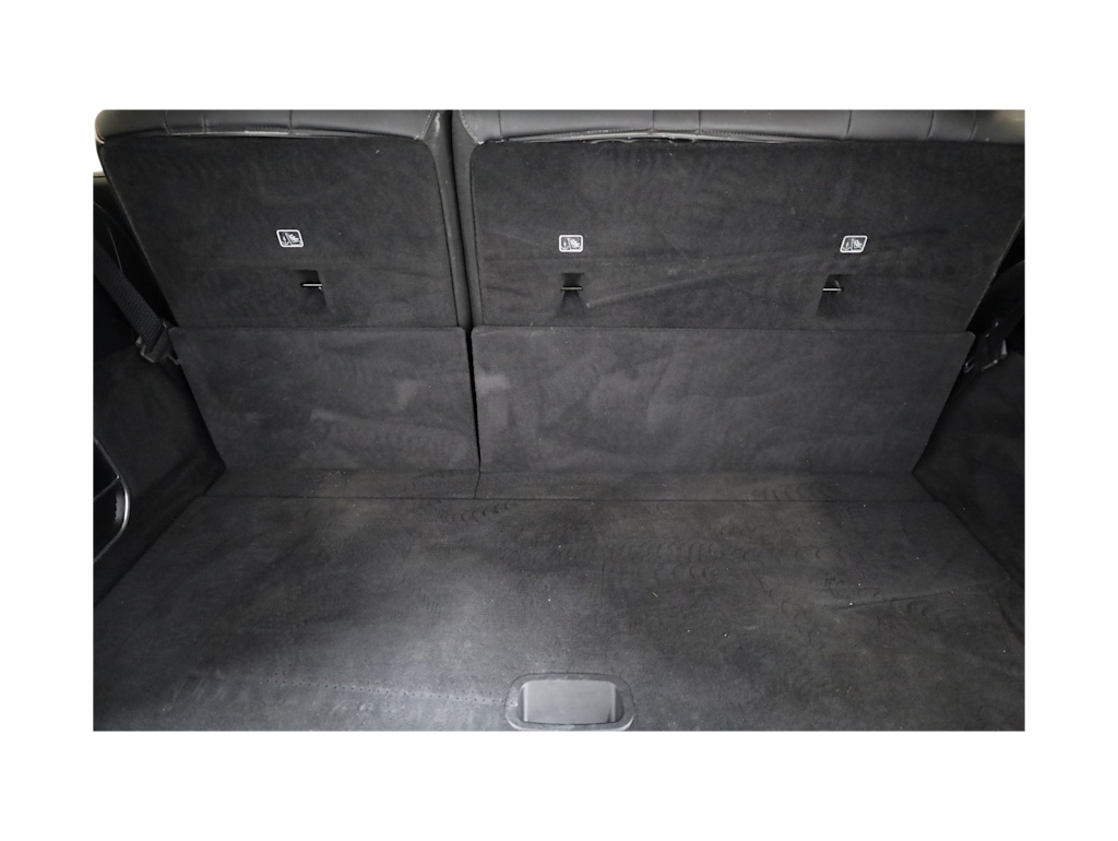 Thumbnail: 2022 Jeep Grand Wagoneer - 19