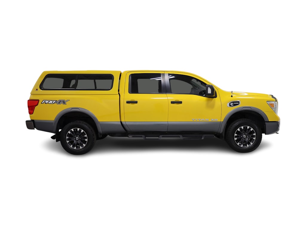 2016 Nissan Titan PRO-4X 23