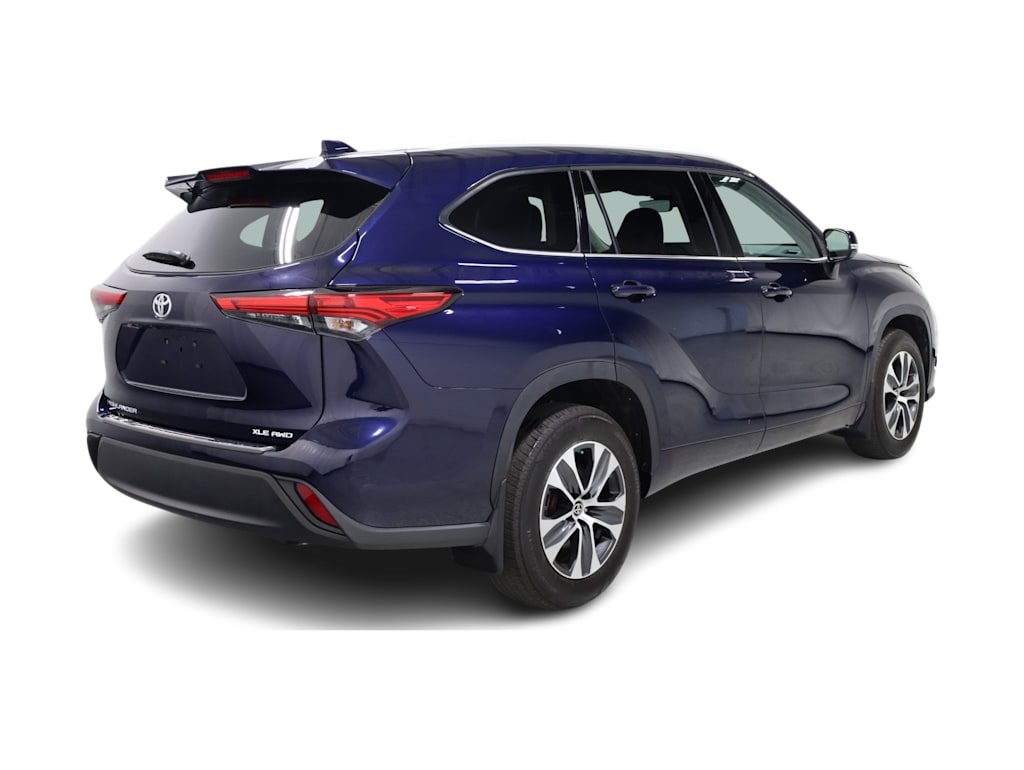 Thumbnail: 2022 Toyota Highlander - 21