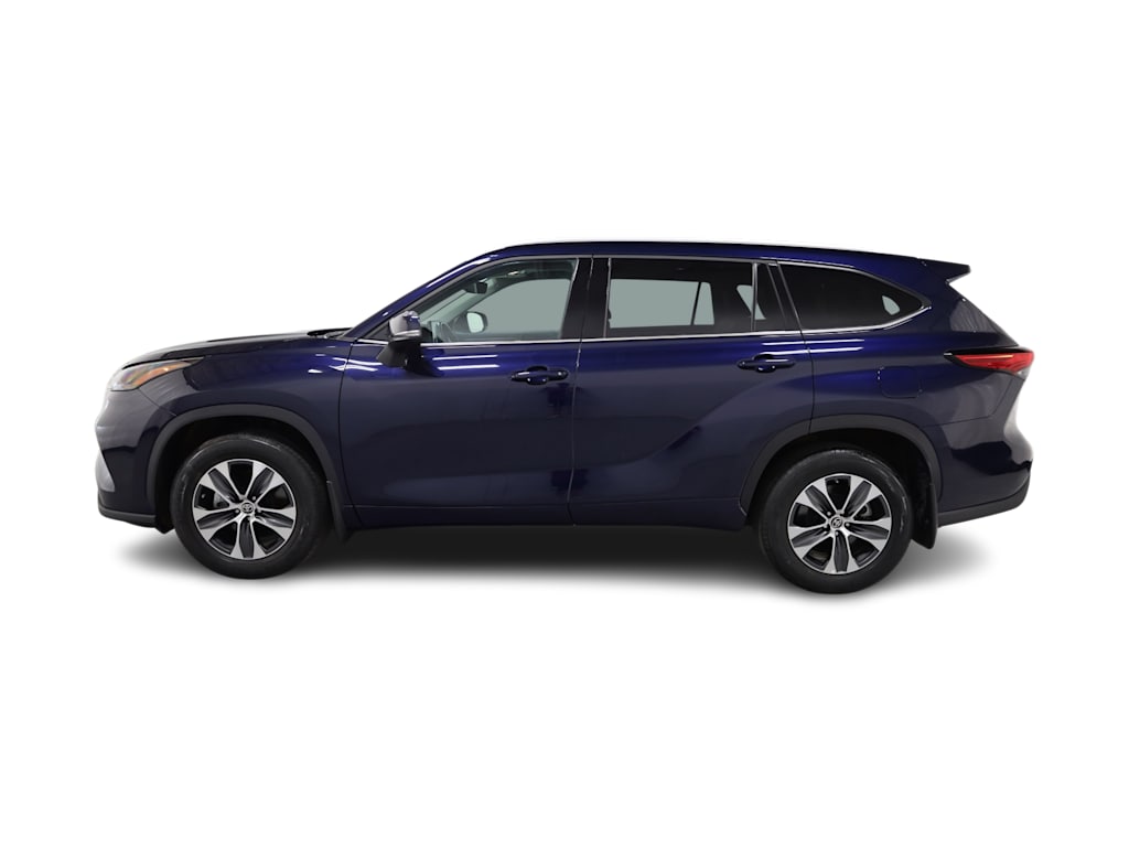 Thumbnail: 2022 Toyota Highlander - 3