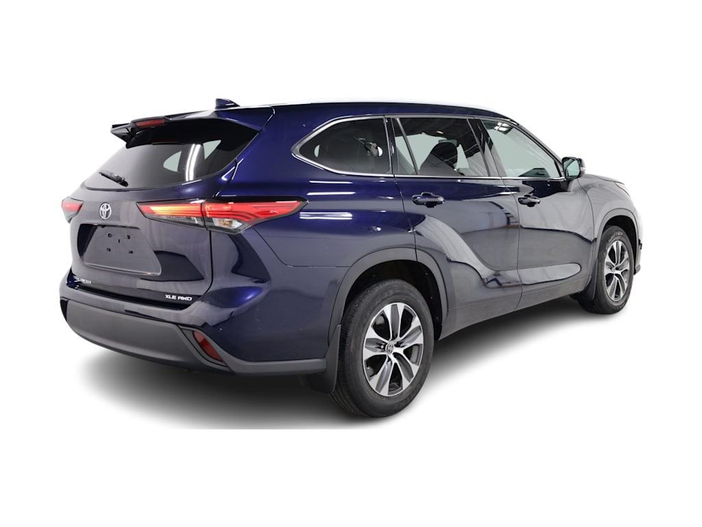 Thumbnail: 2022 Toyota Highlander - 22