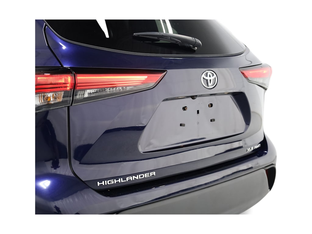 Thumbnail: 2022 Toyota Highlander - 21