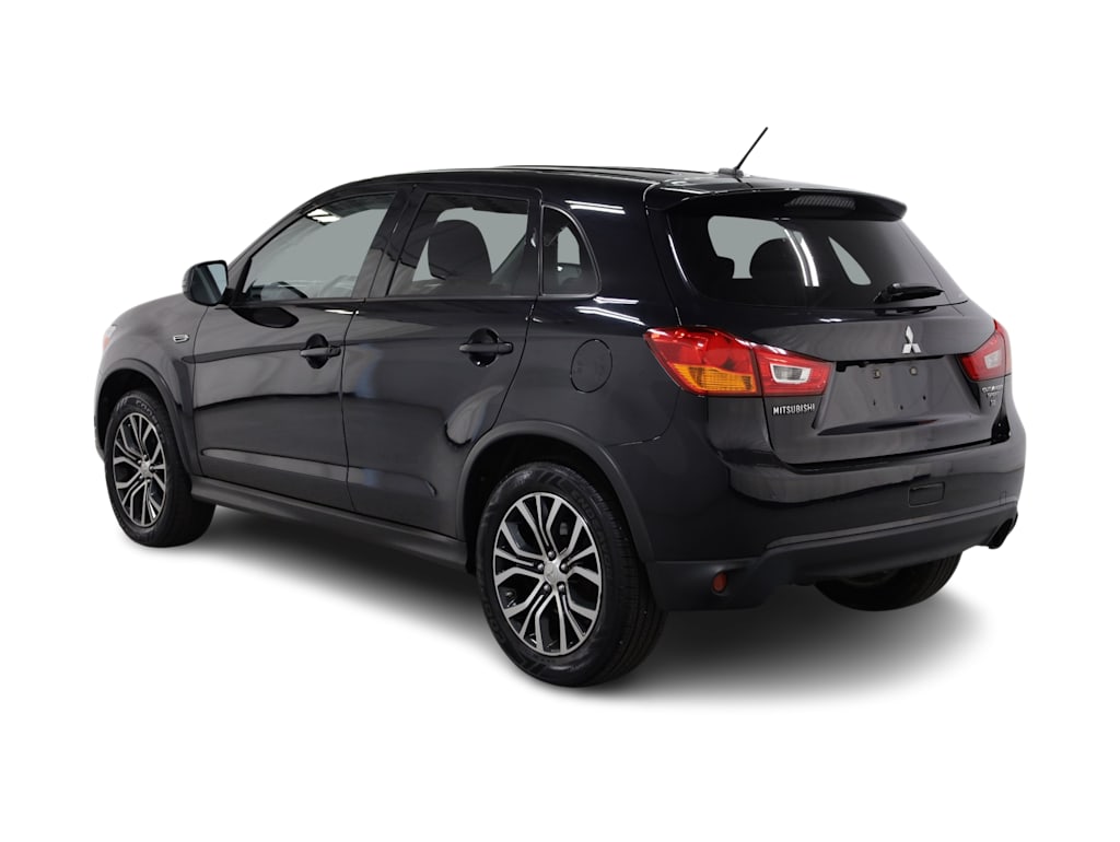 Thumbnail: 2016 Mitsubishi Outlander Sport - 4