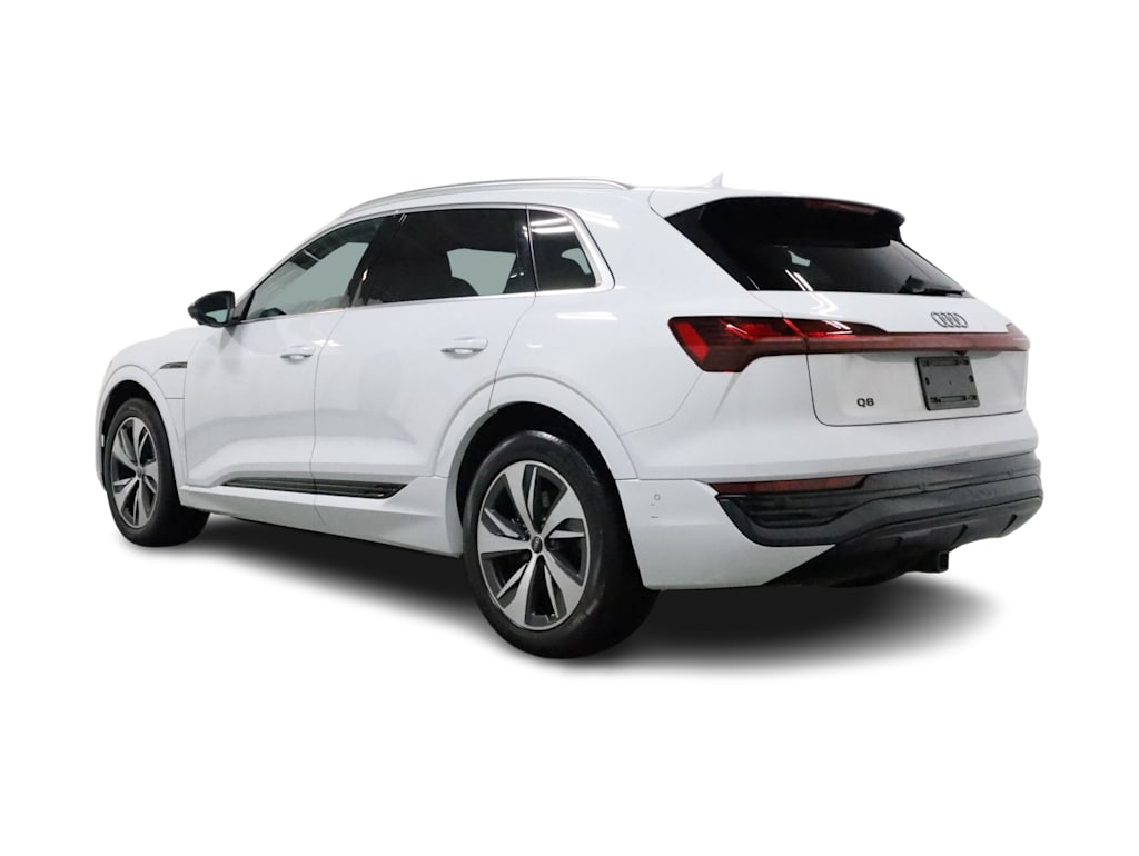 Thumbnail: 2024 Audi Q8 e-tron - 4