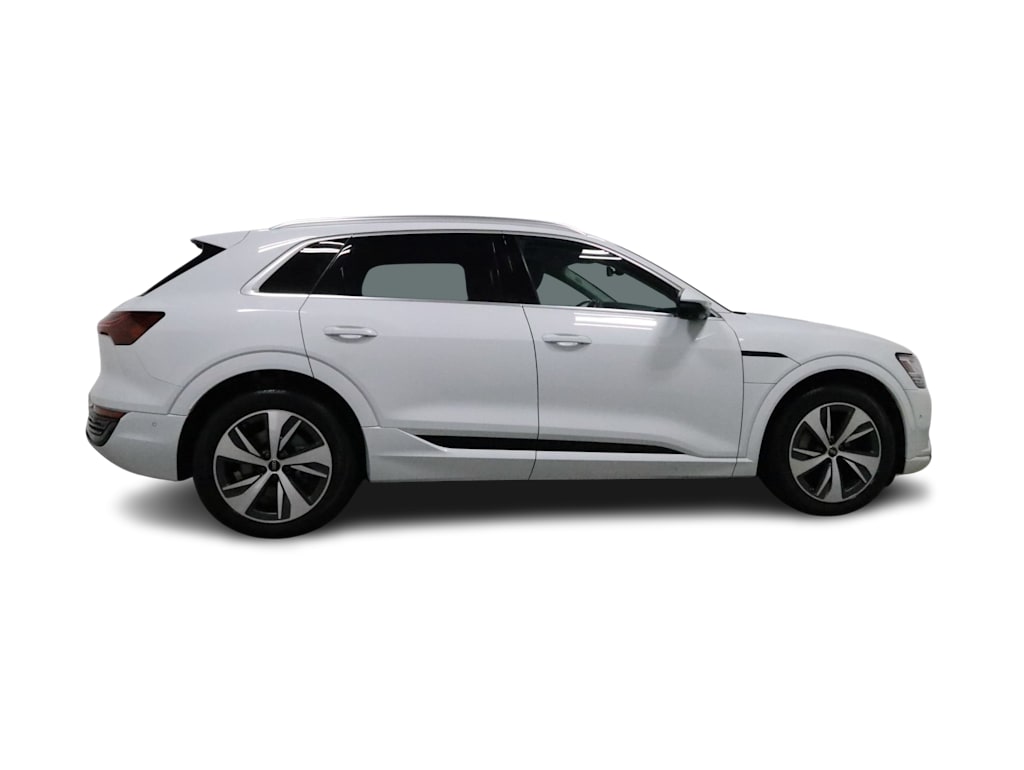 Thumbnail: 2024 Audi Q8 e-tron - 23