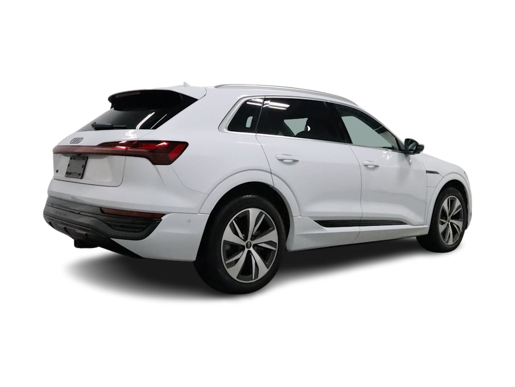 Thumbnail: 2024 Audi Q8 e-tron - 22
