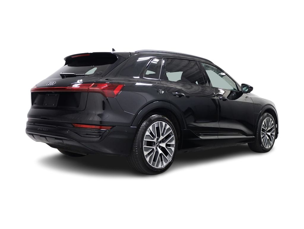 Thumbnail: 2024 Audi Q8 e-tron - 21