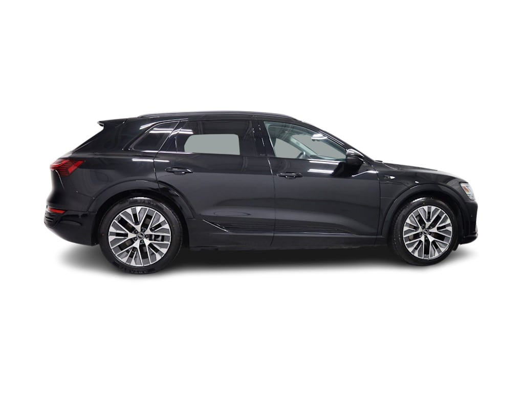 Thumbnail: 2024 Audi Q8 e-tron - 22