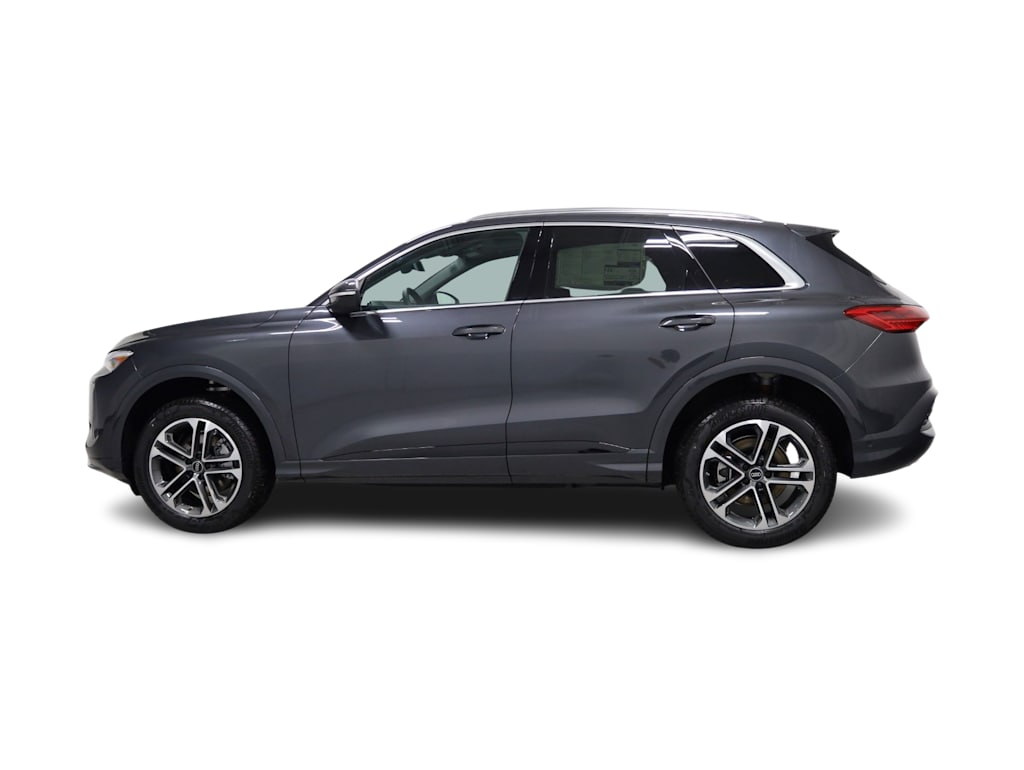 Thumbnail: 2026 Audi Q3 - 3