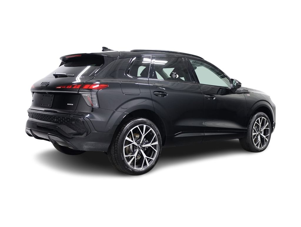 Thumbnail: 2026 Audi Q3 - 21