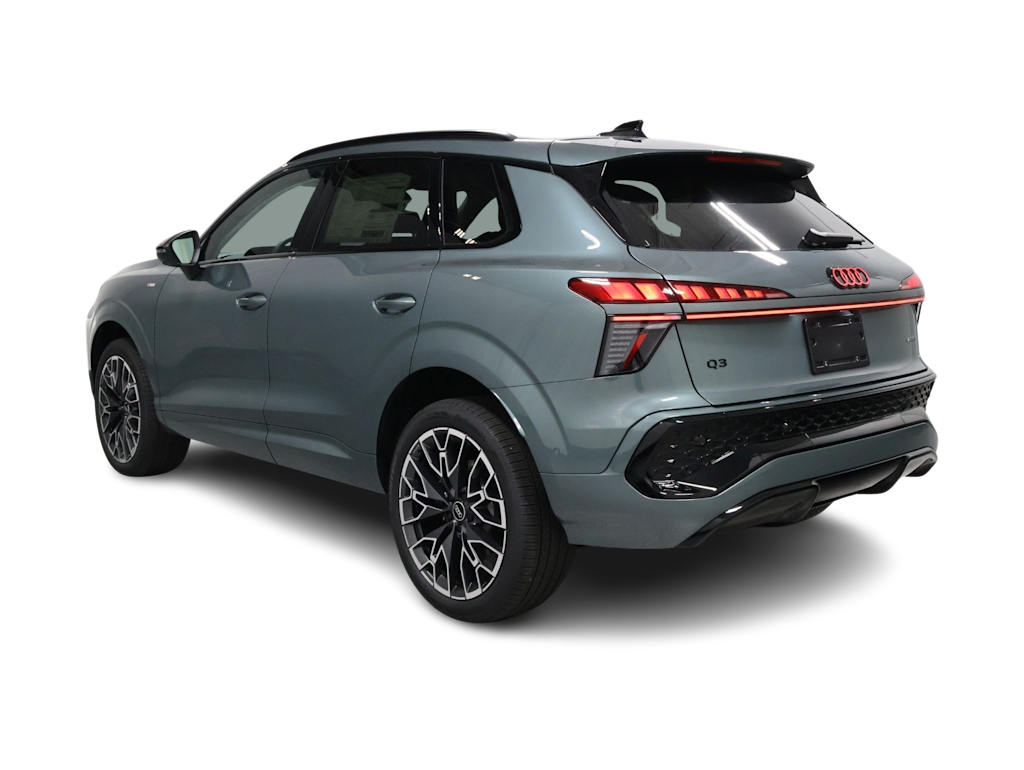 Thumbnail: 2026 Audi Q3 - 4