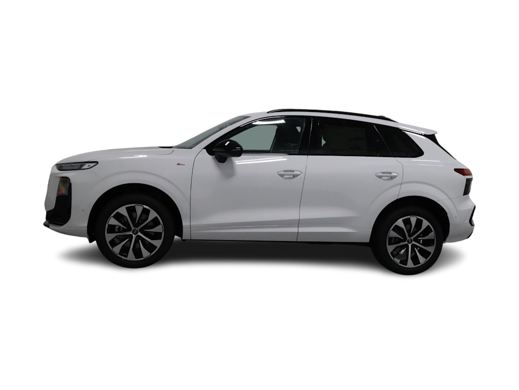 Thumbnail: 2026 Audi Q3 - 3