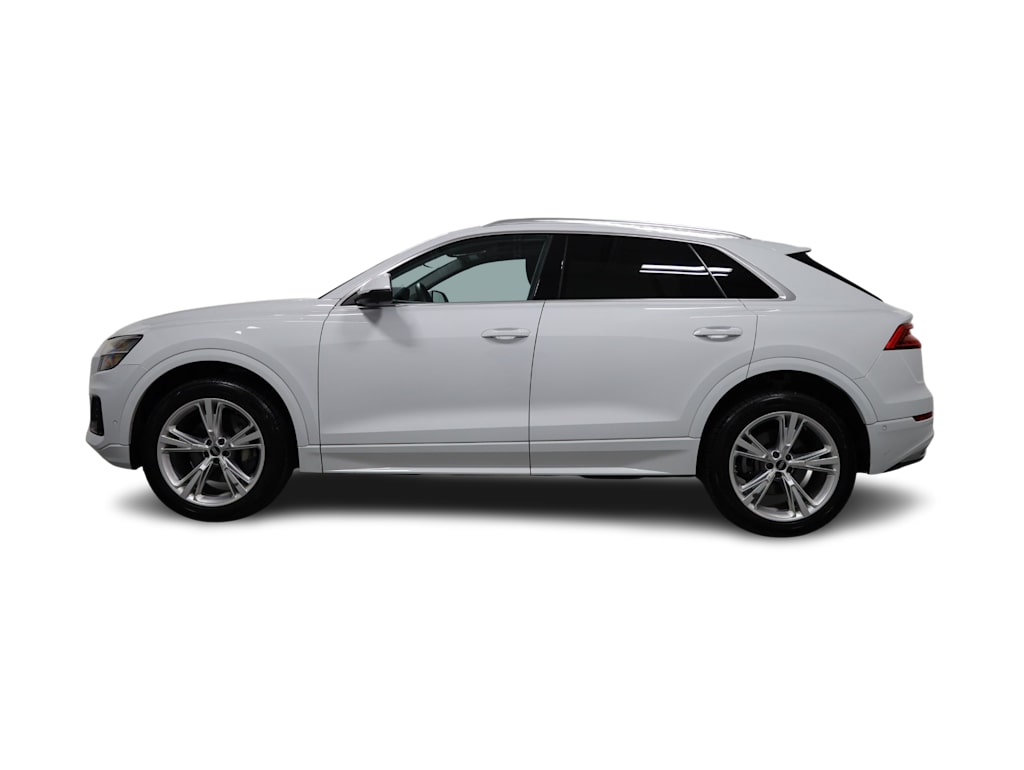 Thumbnail: 2023 Audi Q8 - 3